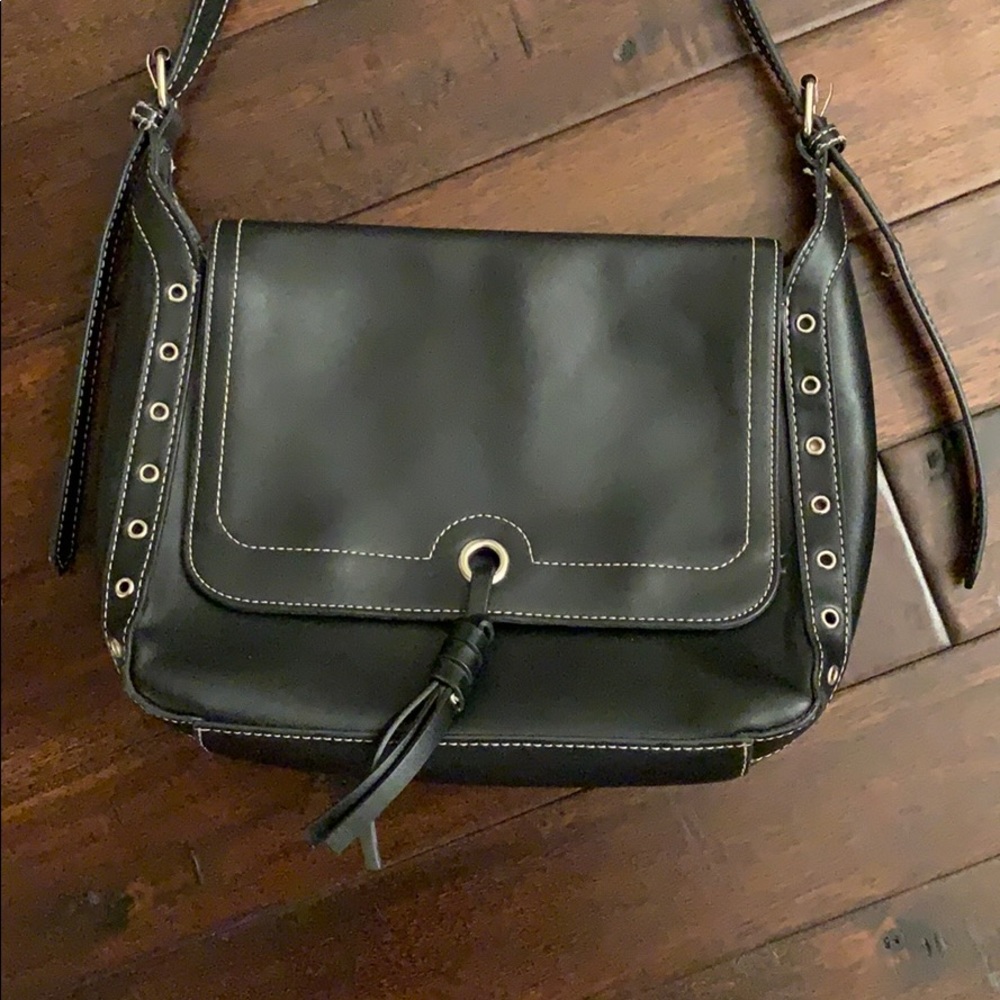 London Fog Black Crossbody Bag w/ adjustable strap